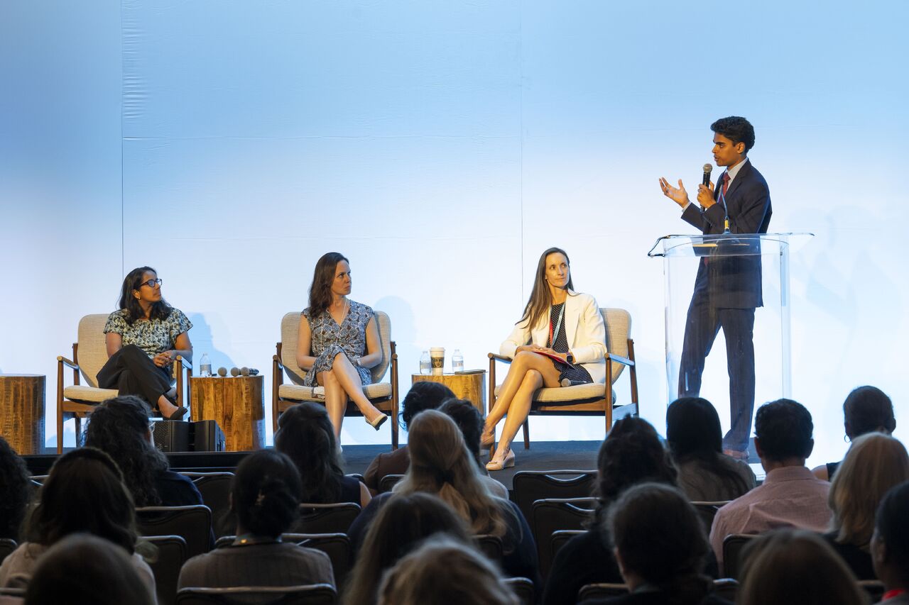 Alexis Hiniker and Katie Davis present at the Children and Screens Annual Scientific Congress